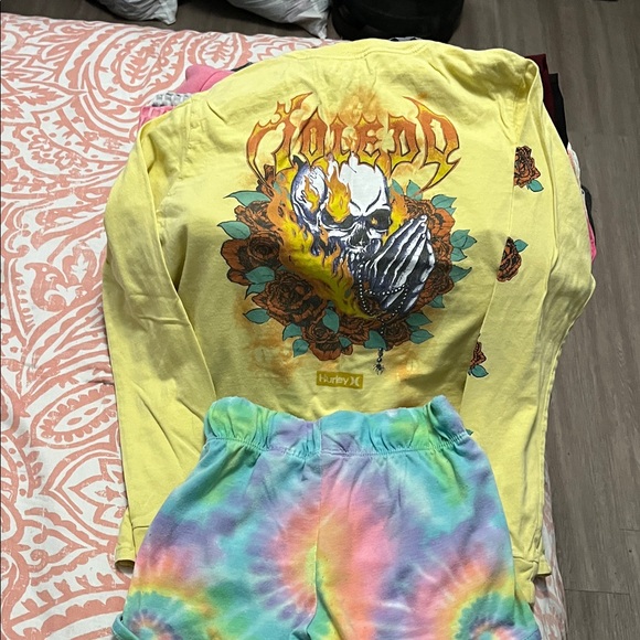 Hurley skull yellow long sleeve Sm.5 Tie-Dye Shorts🏝️ - Picture 11 of 13